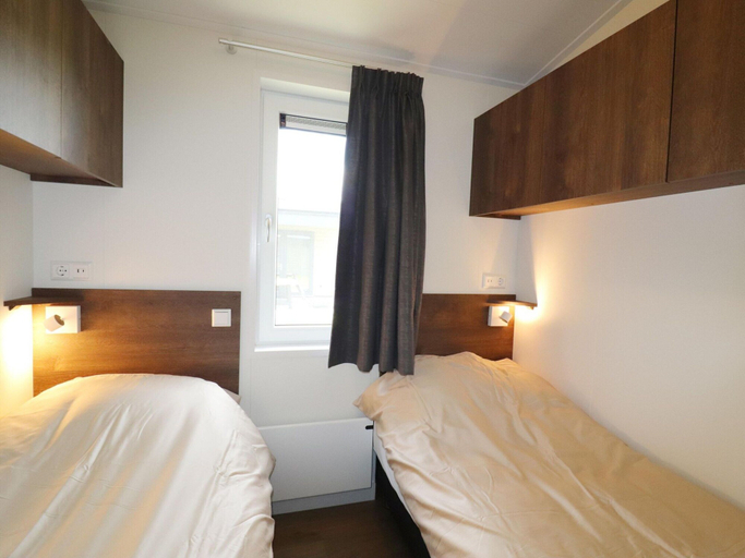 Room 2, Chalet Retreat With Pool, Weststellingwerf