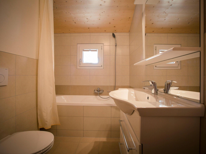 Bathroom 5, Spacious Chalet With hot tub, Murau