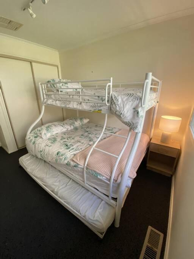 Bedroom 2, Yarra House - Comfortable 3 bedroom home close to everything!, Yarra Ranges - North