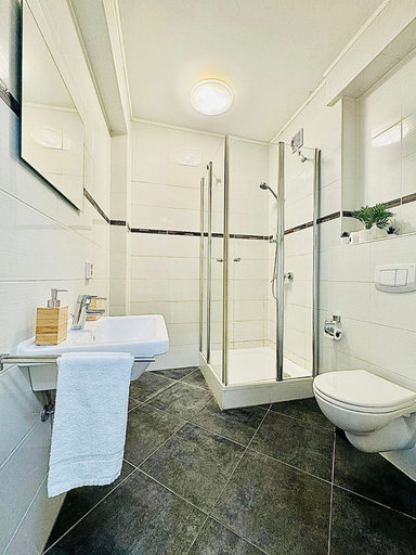 Private kitchen 4, Elegant one bedroom w private terrace, Luxembourg