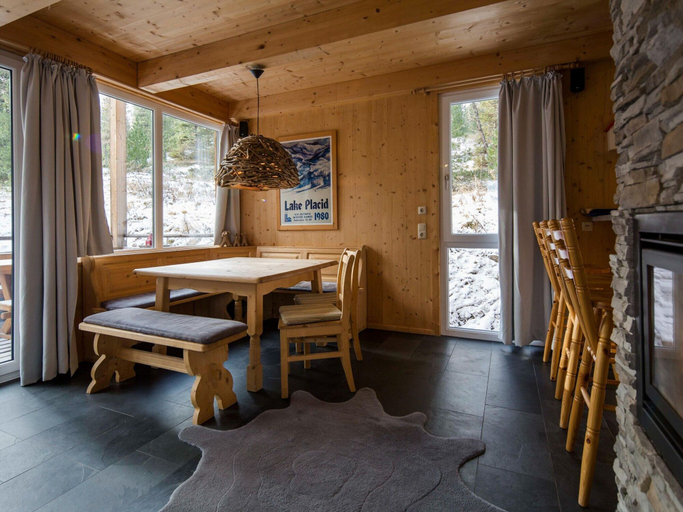 Others 5, Lavish Chalet With Outdoor hot tub, Murau