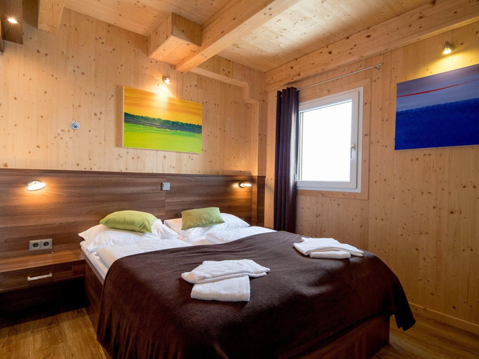 Bedroom 3, Lush Chalet With hot tub, Murau