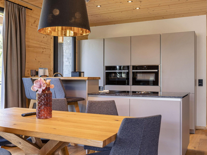 Others 5, Lush chalet with private sauna, Murau