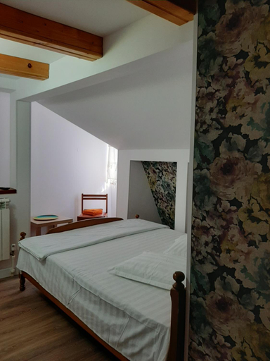 Bedroom 3, MON AMI, Merei