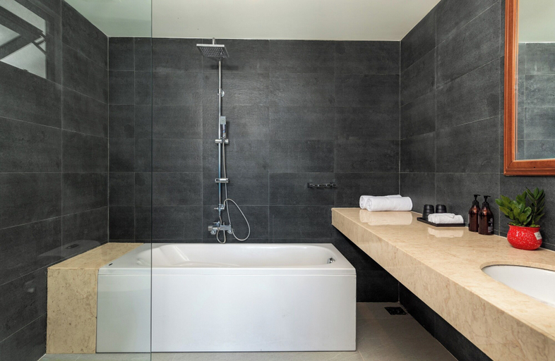 Bathroom 2, Ocean Star Da Nang Bay Hotel, Da Nang