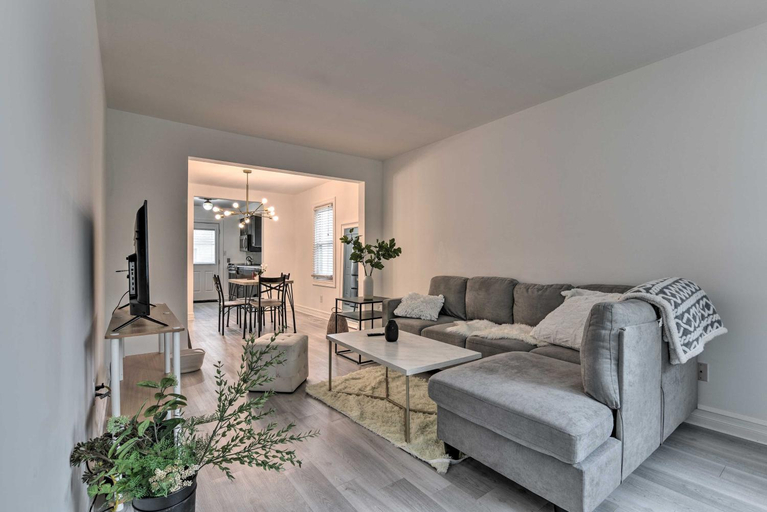 Others 4, Trendy Birmingham House with Laundry Amenities!, Oakland