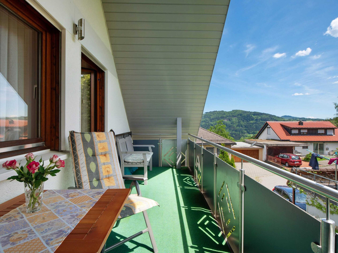 Dining 5, Apartment in Sallneck Near Nonnenmattweiher Lake, Lörrach