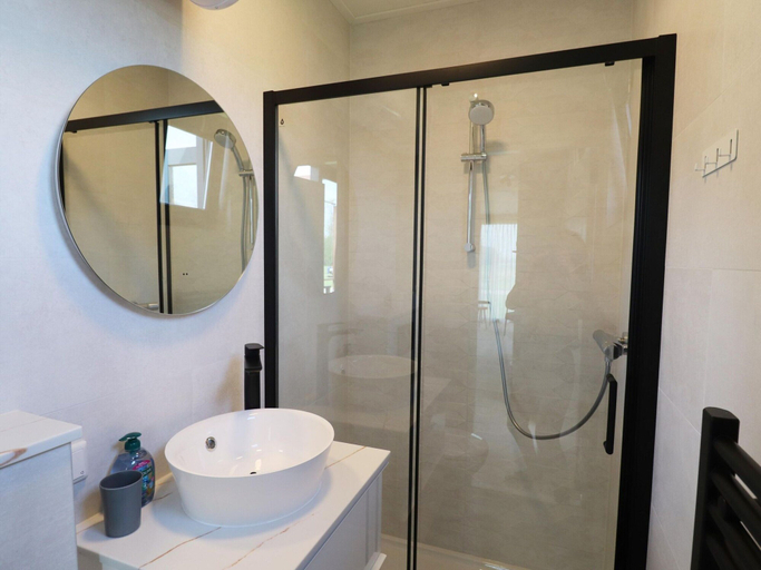 Bathroom 4, Cottage in Menaam Near Frisian Landscape, Menaldumadeel
