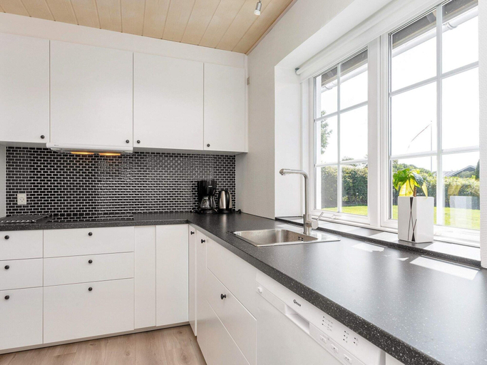Private kitchen 2, 4 Star Holiday Home in Farso, Vesthimmerland