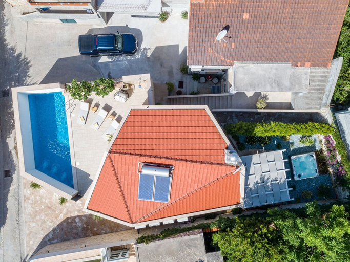 Exterior & Views 2, Villa Stone Pearl - Two Bedroom Holiday House With Pool, Sutivan