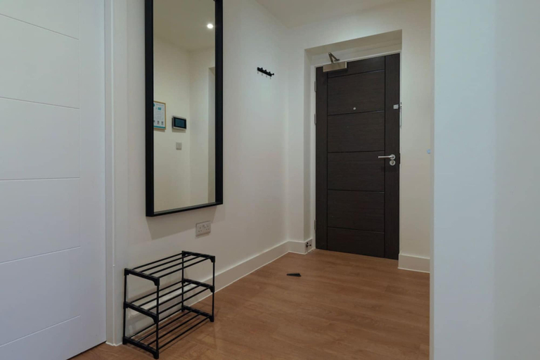 Room 2, Luxury Manchester Apartment - Pink, Stockport