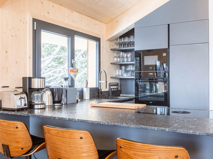 Others 4, Welcoming chalet with sauna hot tub, Murau