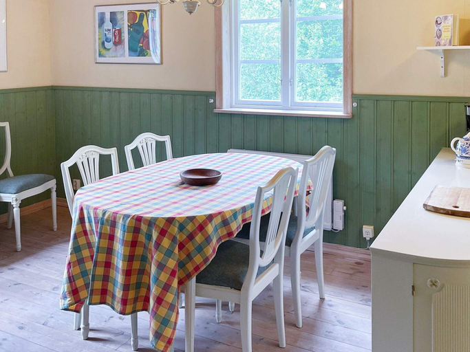 Dining 4, 4 Star Holiday Home in Svangsta, Karlshamn