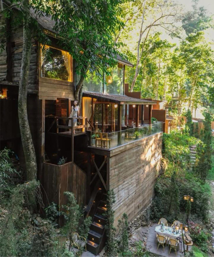 Exterior & Views 14