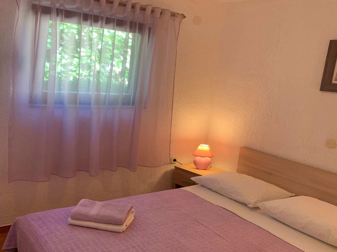Others 4, Apartment With one Room Near City Centre, Pula