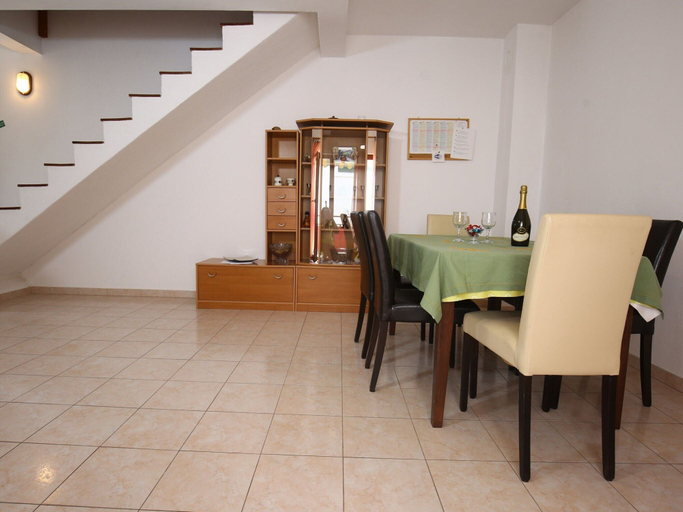 Dining, Apartments Boro - Two Bedroom Apartment With Terrace, Supetar