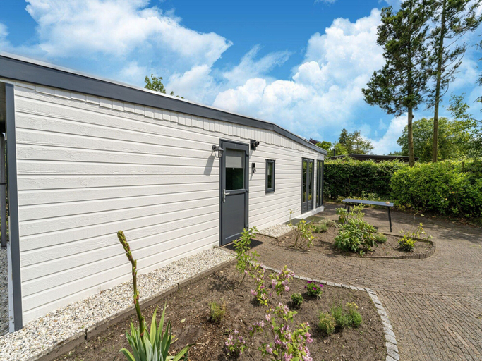Others 2, Chalet in Stegeren Near Heathlands, Ommen