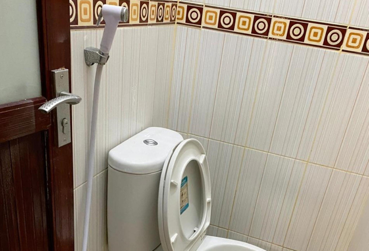 Bathroom 10