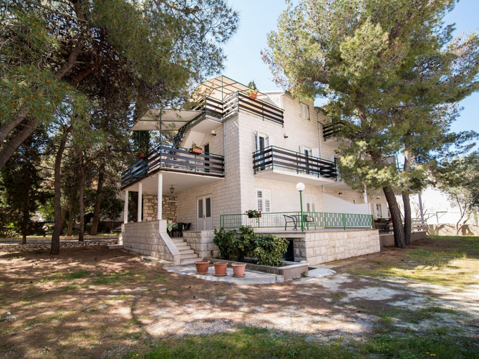 Exterior 5, Apartments Pinija - Two Bedroom Apartment With Terrace -, Supetar