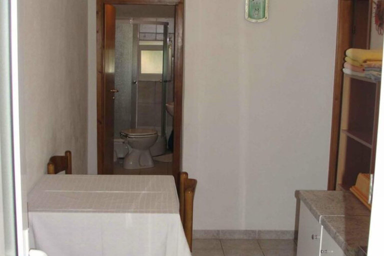 Room 5, Apartments Pinija - Standard Two Bedroom Apartment With Balcony -, Supetar