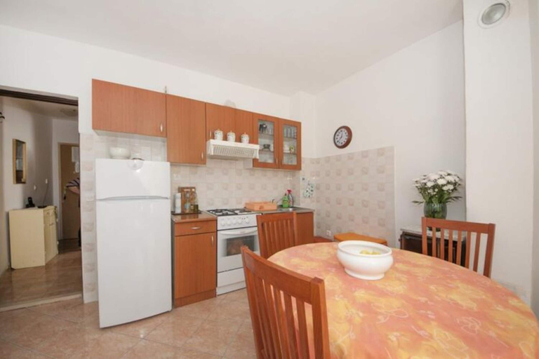 Private kitchen 2, Apartments Mira - One Bedroom Apartment With Balcony, Supetar
