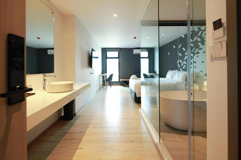 Bathroom 4, KOO Hotel, Pak Kret