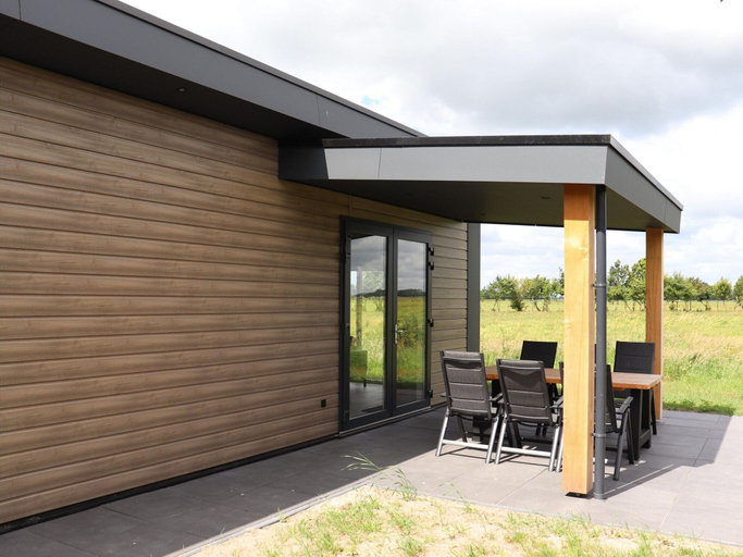 Balcony, Spacious Chalet in a Rural Location Near Giethoorn, Weststellingwerf