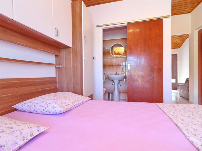 Bedroom 3, Apartments Peselj-studio Apartment With Balcony and Sea View, Blato