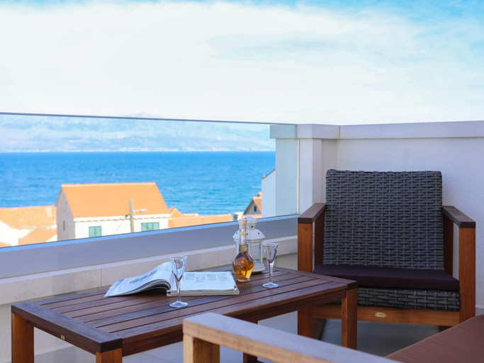Primary image 1, Apartment M&J - Comfort Two Bedroom Apartment With Terrace and Sea View, Sutivan