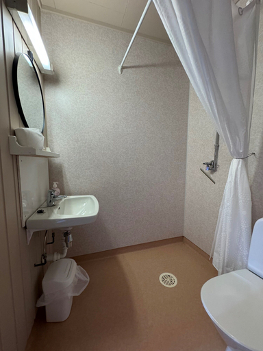 Bathroom 5, Skoghus, Lenvik