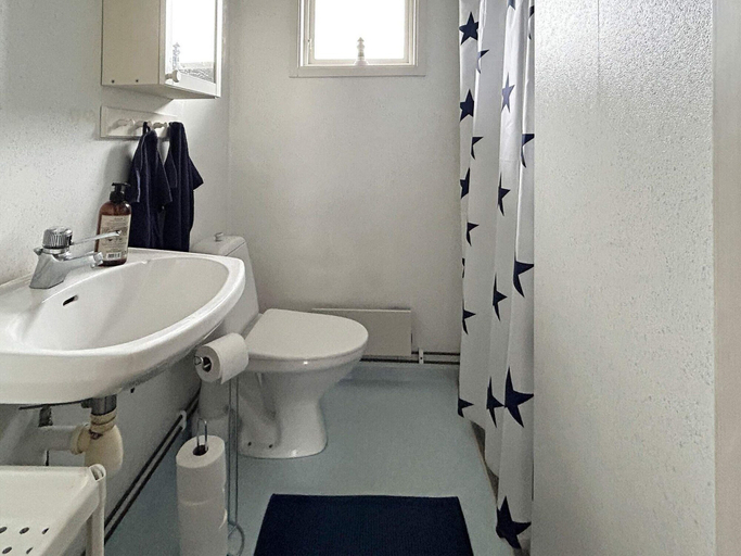 Bathroom 3, Cosy cottage with garden-By Traum, Laholm