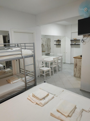 Others 5, Super economy studio, Crete