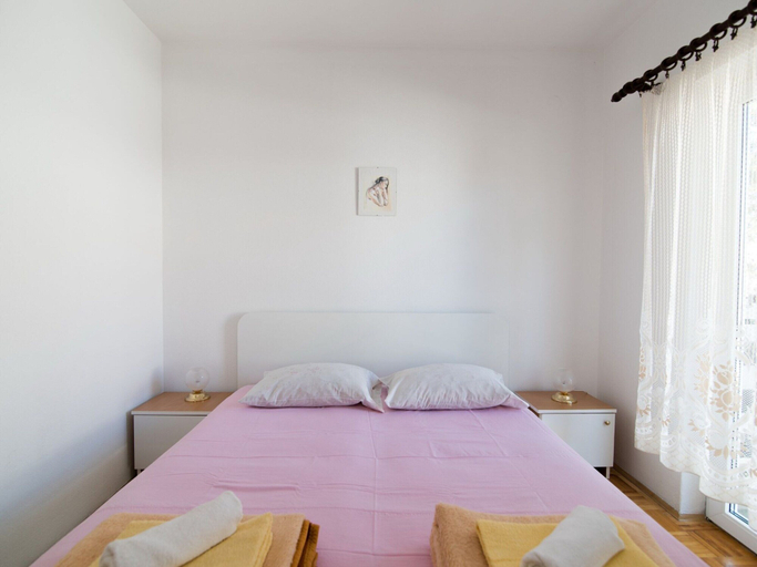 Room 5, Apartments Pinija - Standard Two Bedroom Apartment With Terraces -, Supetar