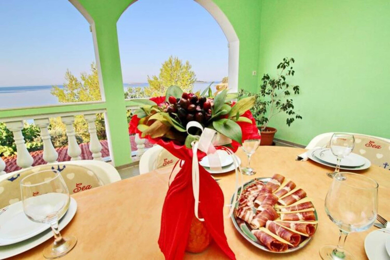Dining 2, Apartments Bacic - Three Bedroom Apartment With Terrace and Sea View, Blato