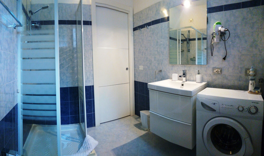 Bathroom 3, Casa Bonotto Desenzano, Brescia