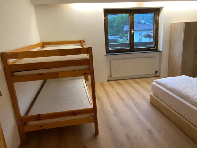 Room 3, Spacious Holiday Home in Zell am See, Zell am See