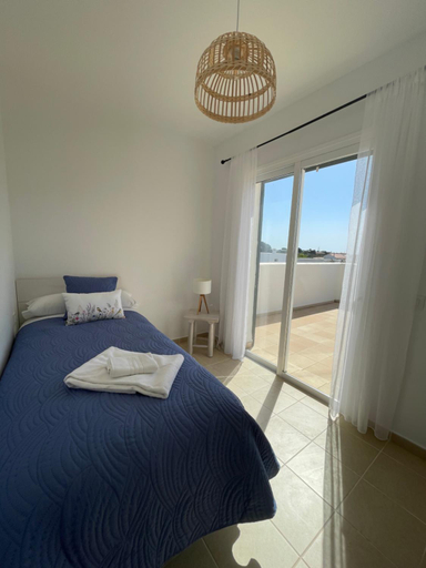 Balcony/terrace 5, Roures 13 Villa con piscina privada y AC, Baleares