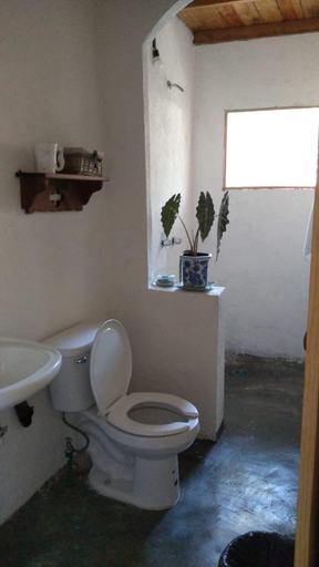Bathroom 1, Casa de Kai Mazunte, Dist. Pochutla