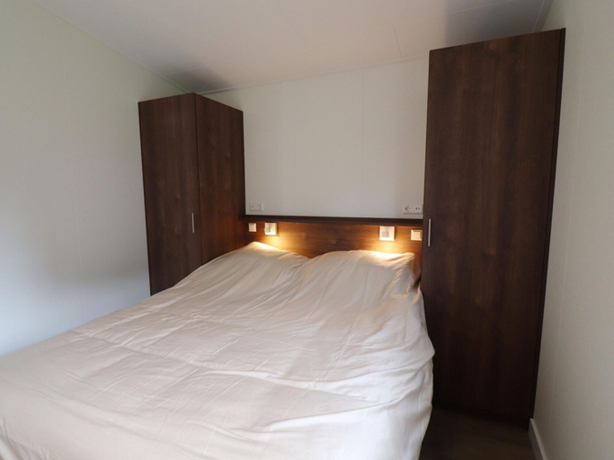 Room 2, Chalet in Blesdijke Near Weerribben Park, Weststellingwerf