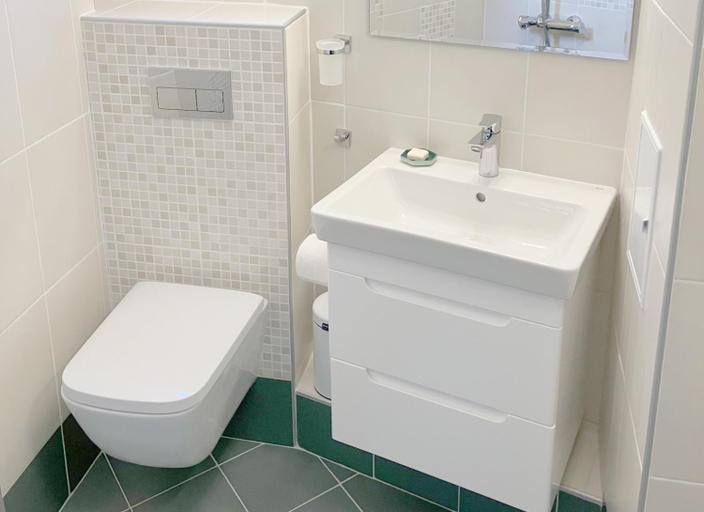 Bathroom 2, Orfey Apartment, Stolichna