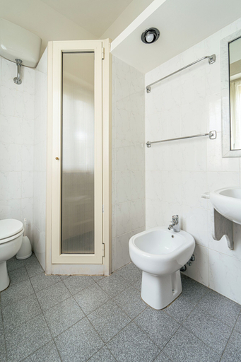 Bathroom 5, ALBERGO RISTORANTE BELSITO FIUGGI Nhost, Frosinone