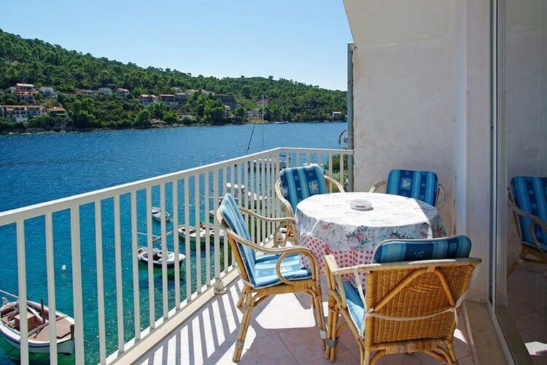 Dining 2, Apartments Tomasic - Two Bedroom Apartment With Terrace and Sea View, Blato