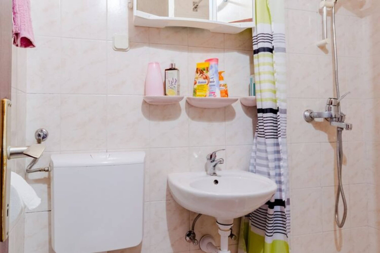 Bathroom 2, Studio Apartment Silvana - Studio Apartmen Near the Park, Split