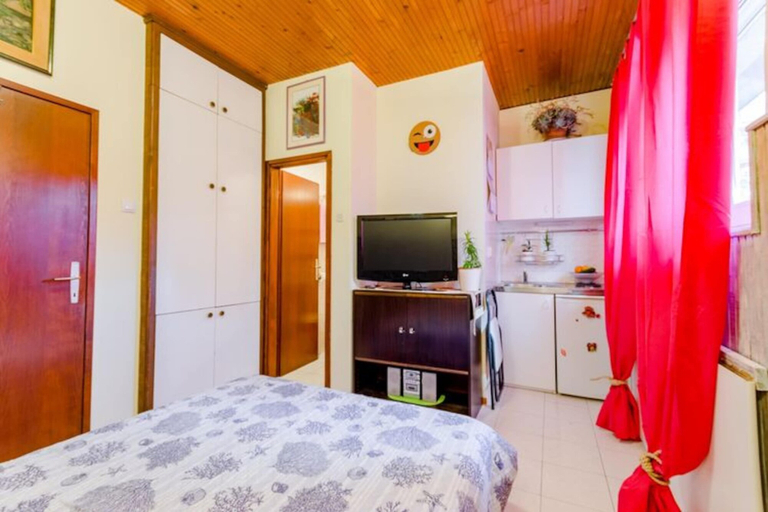 Room 5, Studio Apartment Silvana - Studio Apartmen Near the Park, Split
