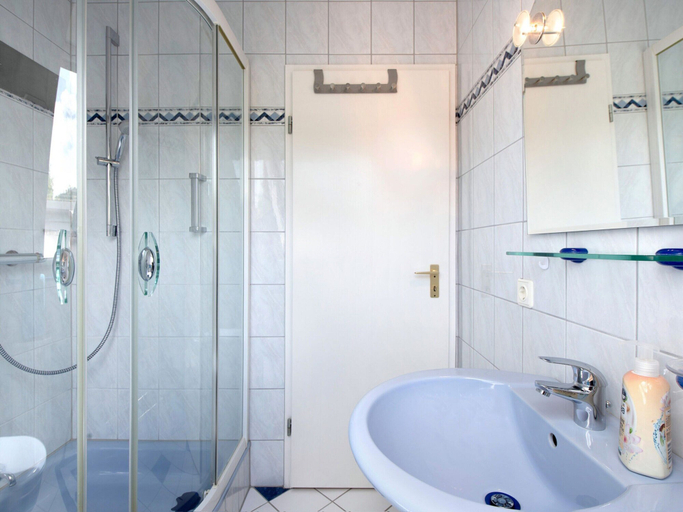Bathroom 3, Apartment in Sallneck Near Nonnenmattweiher Lake, Lörrach
