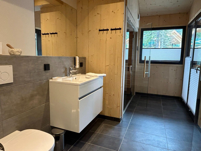 Bathroom 3, Lush chalet with indoor sauna, Murau