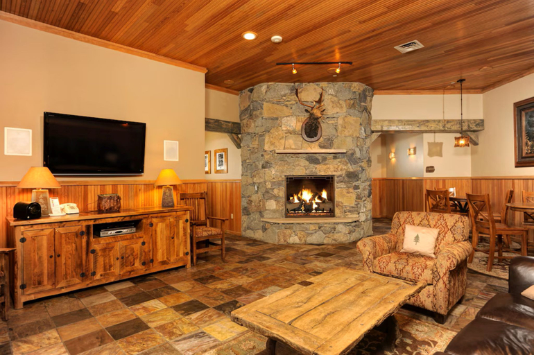 Public Area, Jackpine & Black Bear Condos by Vail Resorts, Summit