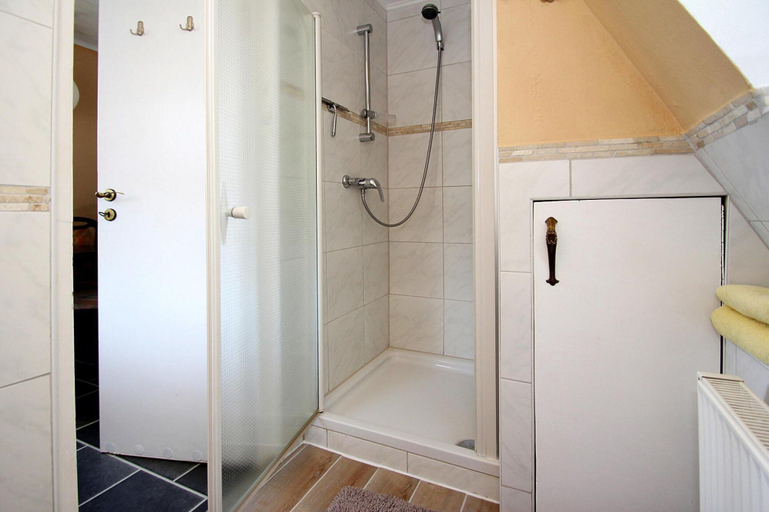 Bathroom 3, Ferienhaus Storchennest 2, Falkensee, Havelland