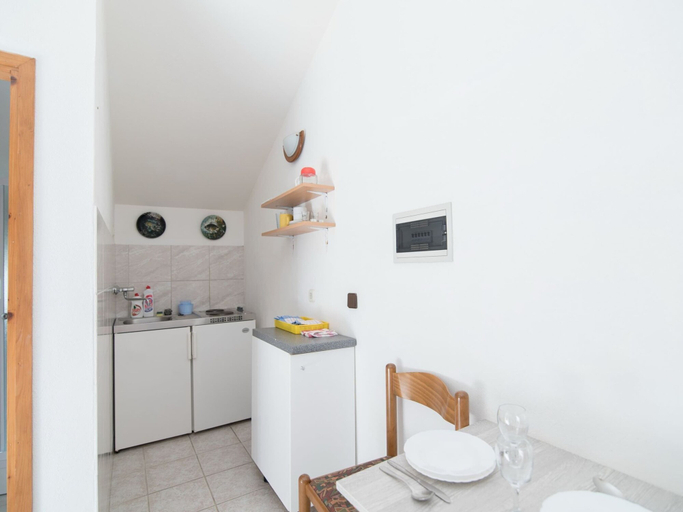 Private kitchen 5, Apartments Pinija - Studio With Terrace -, Supetar