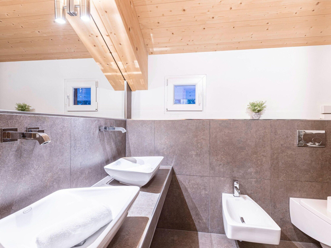 Bathroom 5, Chalet in Austria Near Ski Slope & Sauna, Murau